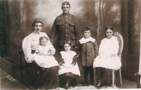 The family of Private Robert and Edith Ellen Charnley, née Preston
