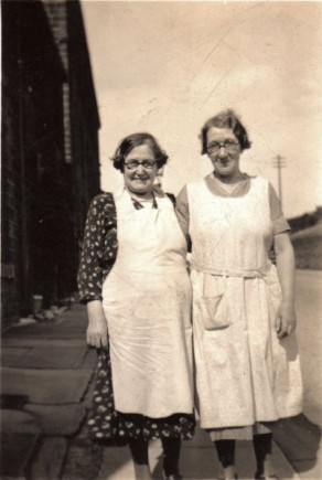 Sisters of Albert & Broughton Abbott (l-r) - Lily Ann Bannister, née Abbott and Ada Ogden, née Abbott. Ada was the wife of Private Charles Ogden