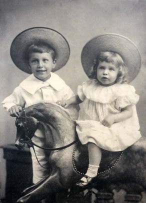 George Annesley, aged 6 years and his brother Henry Brian Fisher, aged 3 years (taken August, 1898)
