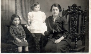 Millicent Hirst, née Morton with (l-r) - Alice (b. 1912) and Nellie (b. 1914)