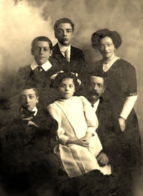 The family of James Herbert and Dorothy Preston, née Snowden