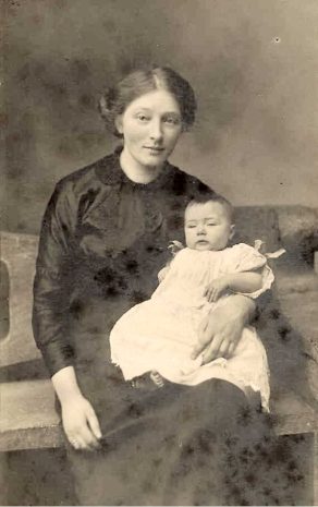 Christiana Rogers, née Collins and her daughter Ivy (later Lee)