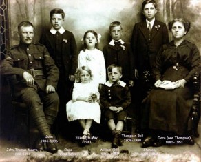The family of John Thomas and Clara Moore, née Thompson