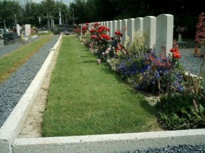 CWGC Cemetery Photo: BETTRECHIES COMMUNAL CEMETERY