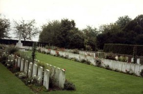CWGC Cemetery Photo: CAMBRAI EAST MILITARY CEMETERY
