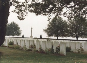 CWGC Cemetery Photo: CATERPILLAR VALLEY CEMETERY, LONGUEVAL