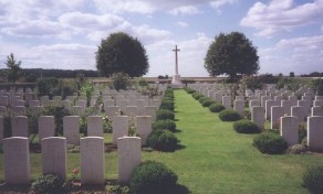 CWGC Cemetery Photo: CHAPELLE BRITISH CEMETERY, HOLNON