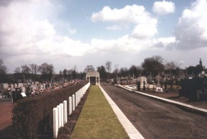 CWGC Cemetery Photo: CONDE-SUR-L’ESCAUT COMMUNAL CEMETERY