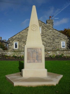 (1) Glusburn & Crosshills War Memorial