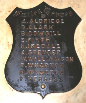 (5) Conservative Club: memorial plaque - detail
