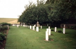 CWGC Cemetery Photo: ECOUST MILITARY CEMETERY, ECOUST-ST. MEIN