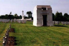 CWGC Cemetery Photo: GLAGEON COMMUNAL CEMETERY EXTENSION