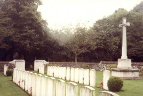 CWGC Cemetery Photo: HARGICOURT COMMUNAL CEMETERY EXTENSION