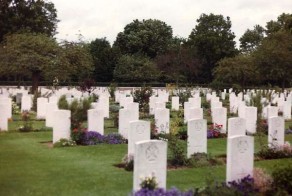 CWGC Cemetery Photo: HEBUTERNE MILITARY CEMETERY