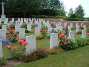 CWGC Cemetery Photo: HERMIES BRITISH CEMETERY