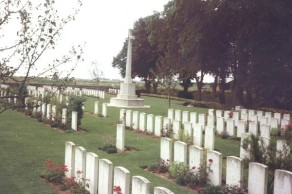 CWGC Cemetery Photo: LEBUCQUIERE COMMUNAL CEMETERY EXTENSION