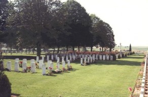 CWGC Cemetery Photo: LE CATEAU MILITARY CEMETERY