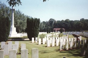 CWGC Cemetery Photo: LONDON CEMETERY AND EXTENSION, LONGUEVAL