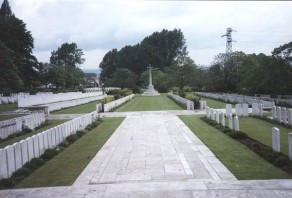 CWGC Cemetery Photo: LONGUENESSE (ST. OMER) SOUVENIR CEMETERY