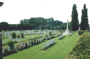 CWGC Cemetery Photo: MENIN ROAD SOUTH MILITARY CEMETERY