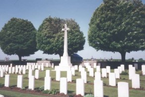CWGC Cemetery Photo: METZ-EN-COUTURE COMMUNAL CEMETERY BRITISH EXTENSION
