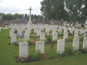 CWGC Cemetery Photo: PONT-DE-NIEPPE COMMUNAL CEMETERY
