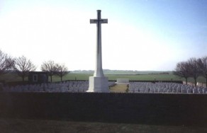 CWGC Cemetery Photo: ROCLINCOURT VALLEY CEMETERY