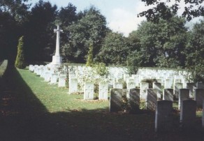 CWGC Cemetery Photo: SANDPITS BRITISH CEMETERY, FOUQUEREUIL