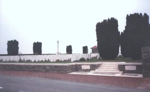CWGC Cemetery Photo: VAULX HILL CEMETERY