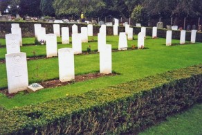 CWGC Cemetery Photo: WORCESTER (ASTWOOD) CEMETERY